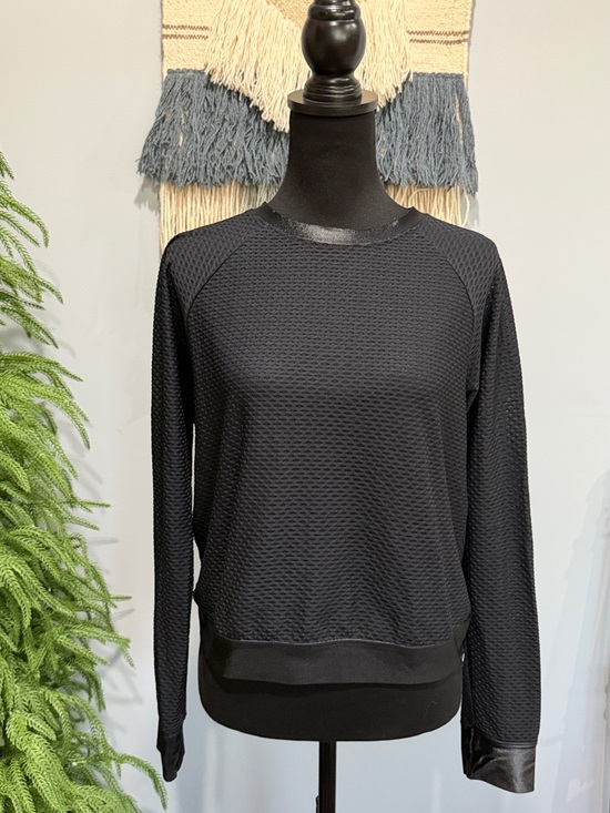 Koral Tops - Koral Black Textured Long-Sleeve Athletic Top M